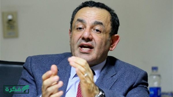 عمرو الشوبكي: تصريحات ترامب المتذبذبة بشأن إيران ومضيق هرمز غير مسبوقة