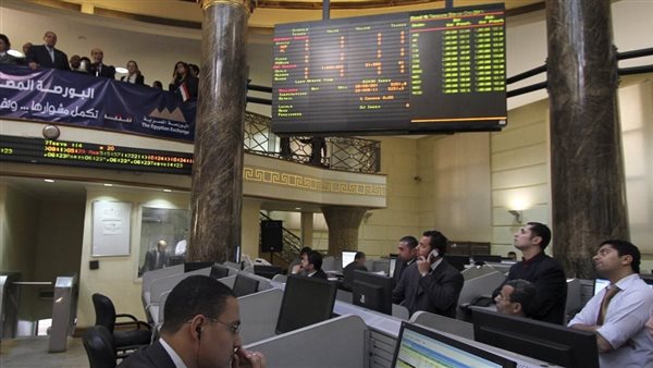 قراءة في تحركات الأسهم.. العقارات والكيماويات تتصدر الرابحين والبنوك تتراجع