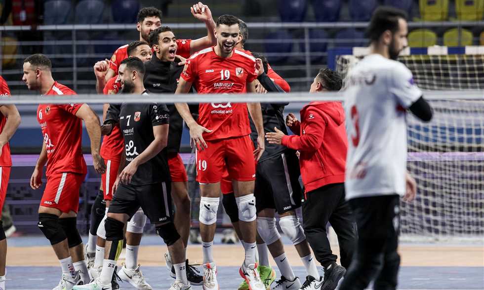 كرة طائرة - ثالث بطولات الموسم.. الأهلي يهزم الزمالك ويتوج بلقب الدوري