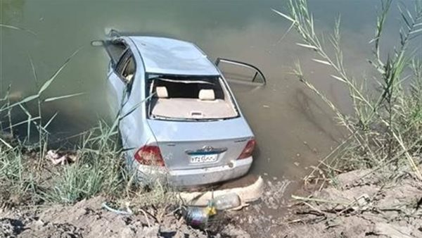 مأساة في سوهاج.. انتشال جثتي شابين سقطت سيارتهما بترعة الكولا بأخميم