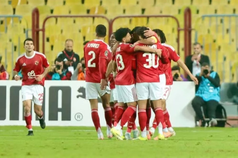أزمة طرد الشناوي بعد تعادل الأهلي وسيراميكا بالدوري