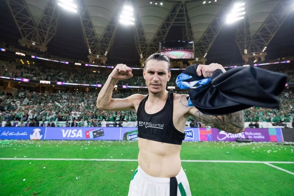 تطورات إصابة لاعب الأهلي إيبانيز وموقفه من المباريات