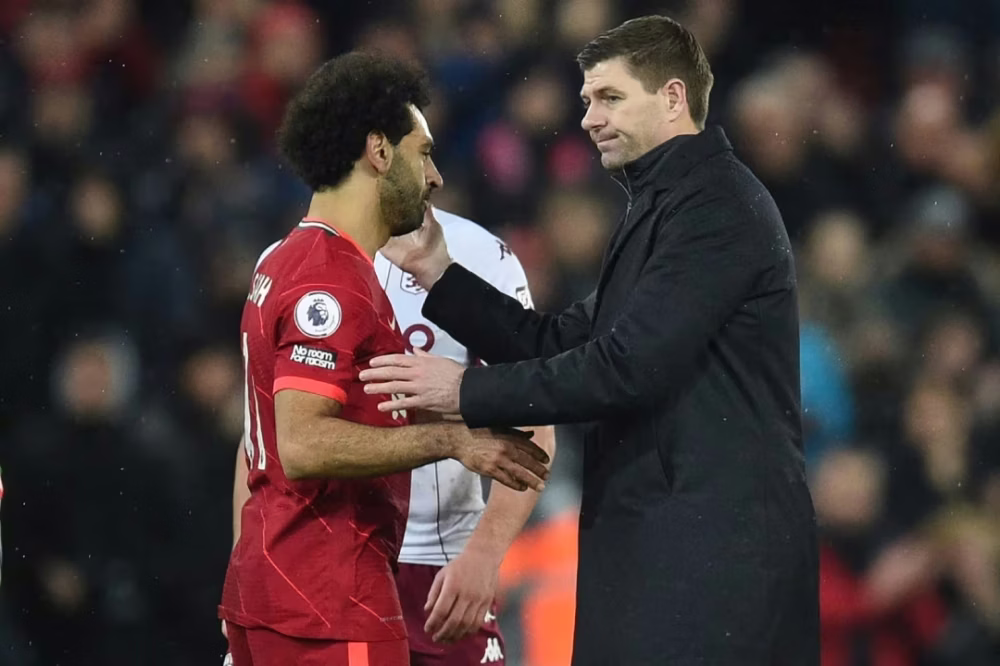 جيرارد يكشف سبب حزن محمد صلاح مع ليفربول بدوري الأبطال