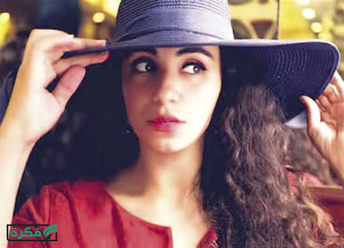 زينب غريب ترد علي شائعة إعتزالها الفن.. تفاصيل