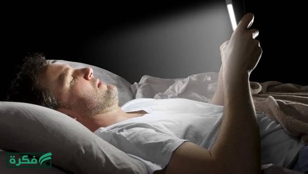 كيف تتخلصين من إدمان الهاتف بليل وتستعيدين صفاء ذهنك بسهولة
