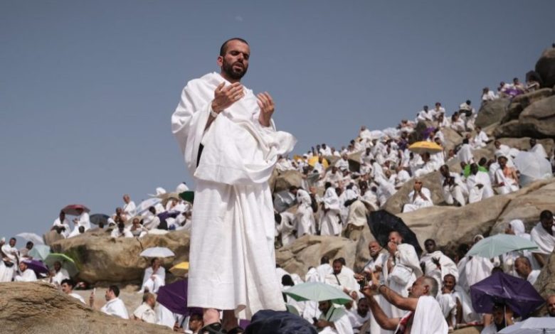 السعودية تحدد يوم الثلاثاء 26 مايو موعدًا لوقفة عرفات