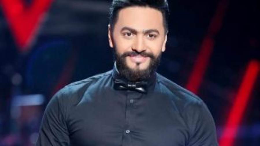 تامر حسني يشارك فرحة المصريين بفوز منتخبهم على روسيا في حدث استثنائي