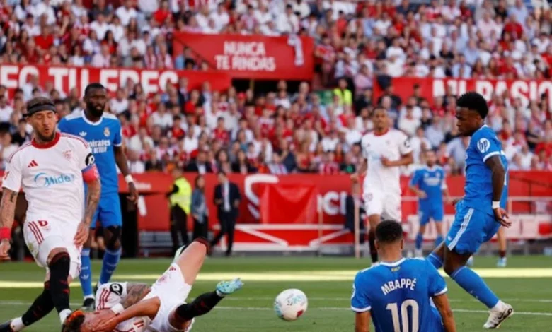 ريال مدريد يحبط انتفاضة إشبيلية في صراع الليغا