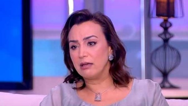 صفاء جلال تروي أغرب العادات في احتفالها بالعيد وسط التُرب