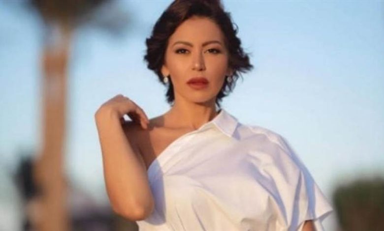 لقاء الخميسي تكشف عن تجربتها الأولى في زيارة المقابر خلال وداع أحمد زكي