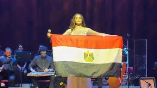 آمال ماهر تتألق في هولندا وترفع علم مصر خلال حفلتها المميزة