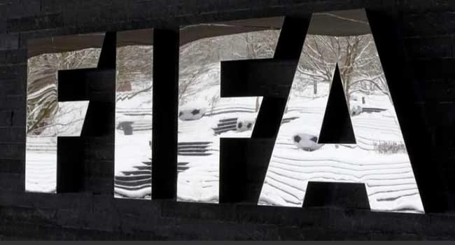 الفيفا يحدث ثورة في قواعد الانتقالات ويغير مستقبل عقود اللاعبين في السعودية