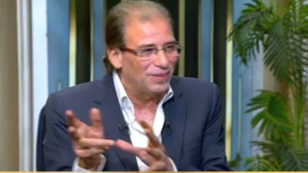 خالد يوسف يوضح دوافع المشاهد الجريئة في فيلم "الريس عمر حرب" في حوار حصري