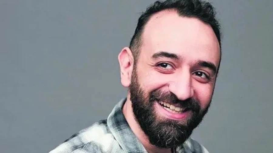 عمرو سلامة يثني على أغنية «يا مصر بتعمليها إزاي» بعد انتصار مصر على نيوزيلندا ويصفها بإنجاز موسيقي فريد