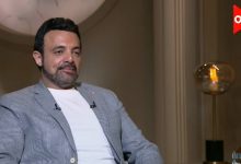 عمرو محمود ياسين يروي تفاصيل أصعب اللحظات في حياته في فيديو حصري