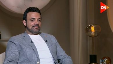 عمرو محمود ياسين يروي تفاصيل أصعب اللحظات في حياته في فيديو حصري
