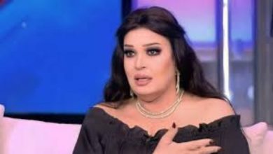 فيفي عبده تكشف عن انتظارها نتيجة الأشعة لتحديد مصير كسرها وتأمل في تجنب العملية الجراحية