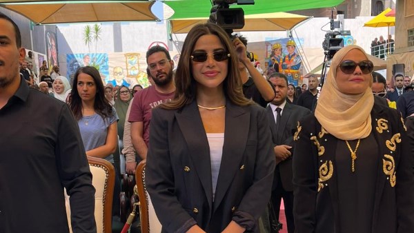 يارا السكري تتألق بإطلالة كلاسيكية خلال تكريمها لنجاحاتها في الدراما