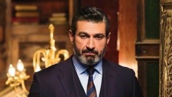 ياسر جلال يكشف عن رأيه في دخول أبنائه عالم التمثيل رغم تحديات المهنة