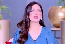 ياسمين عز تدعو السيدات لترك أزواجهن يشاهدون مباراة مصر وإيران بمفردهم