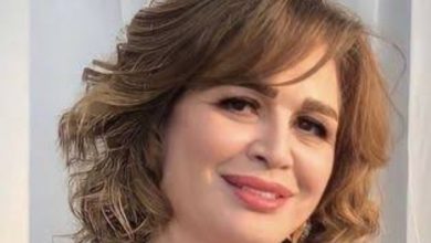 إلهام شاهين تقدم تهانيها لصناع مسرحية «خيال مريض» بمناسبة افتتاح العرض المميز