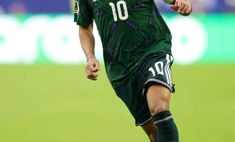 الدوسري يتصدر قائمة منتخب السعودية في خليجي 27