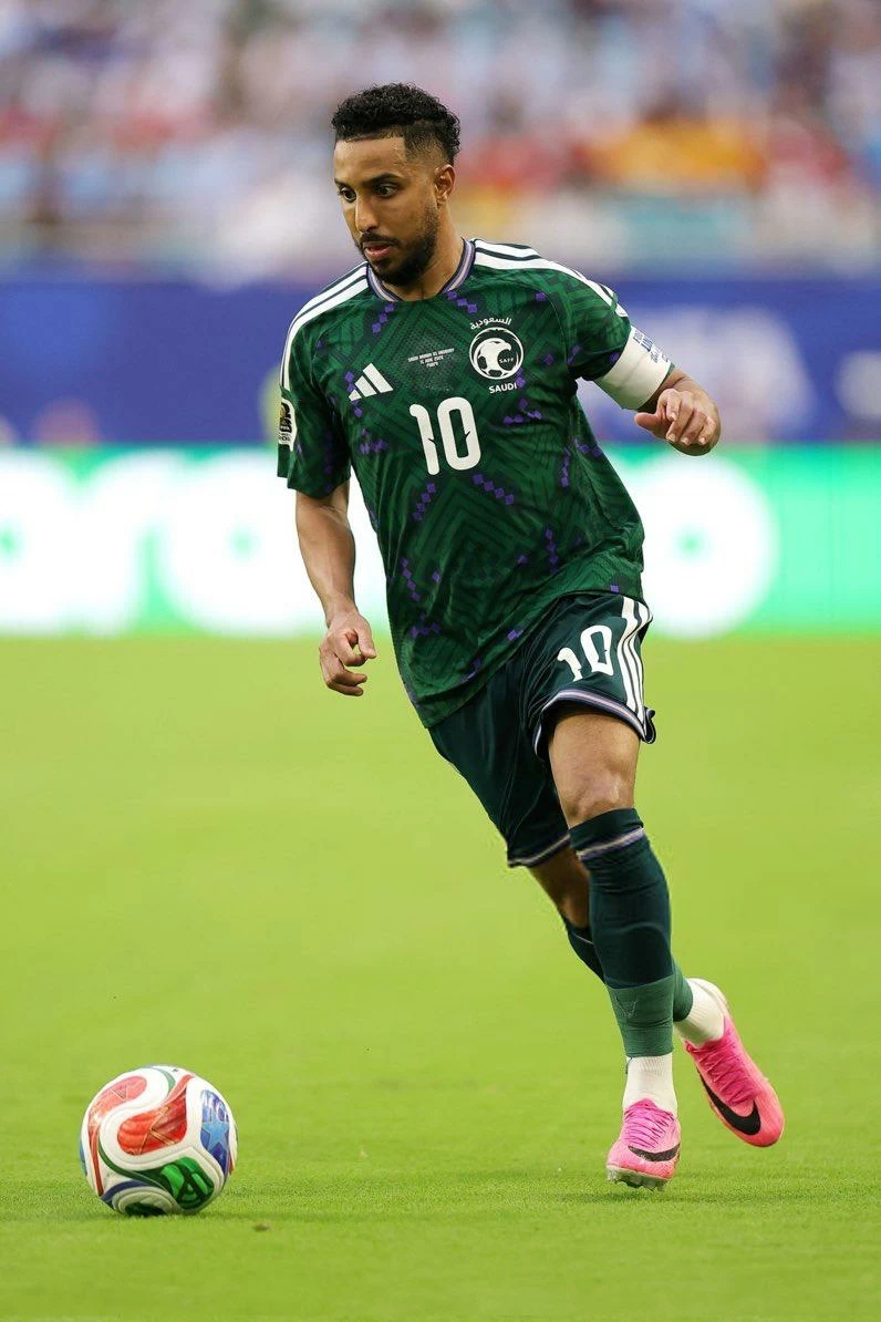 الدوسري يتصدر قائمة منتخب السعودية في خليجي 27
