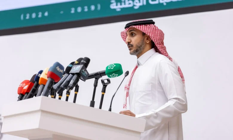 القاسم ينفي أي صلة له بانتخابات اتحاد الكرة في السعودية