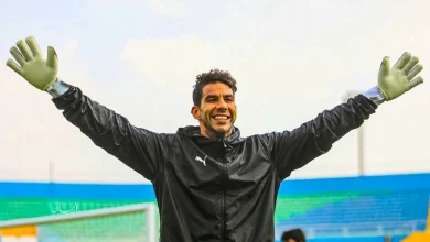 شريف إكرامي يعلن اعتزاله كرة القدم بعد 30 عاماً من التألق في الملاعب السعودية