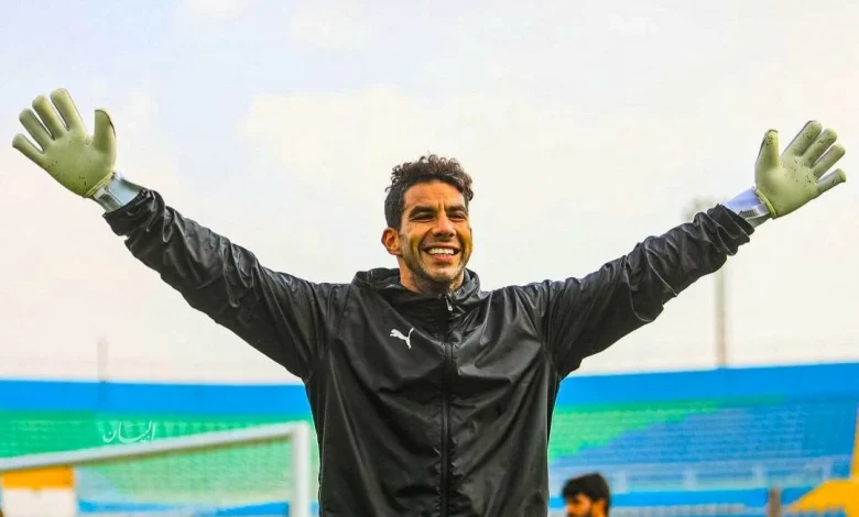 شريف إكرامي يعلن اعتزاله كرة القدم بعد 30 عاماً من التألق في الملاعب السعودية