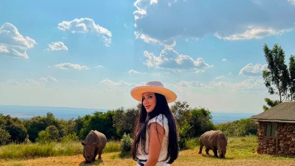 مي القاضي تستمتع بإجازة قصيرة في كينيا بعد انتهاء تصوير فيلم "طه الغريب" وتعبّر عن حماسها لعرضه قريبًا